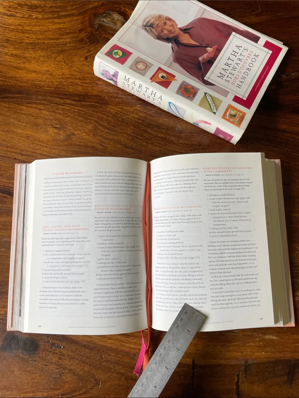 Martha Stewart Hors D’Oeuvres Handbook (C)1999 First Edition + First Printing